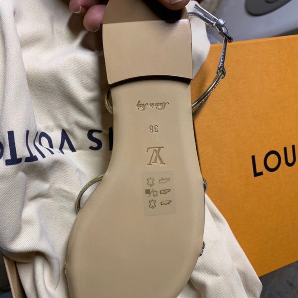 Brand new Louis Vuitton - Picture 3 of 6